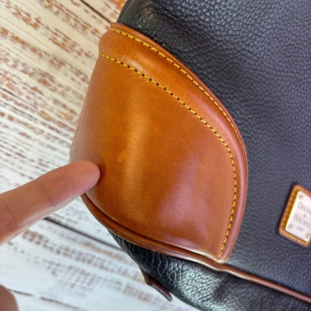 Vintage Dooney & Bourke Hobo Bag Med Black Tan Pebbled Leather Preppy Timeless